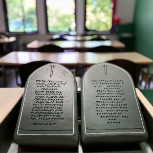 Ten commandments in classroom, AI generated image.