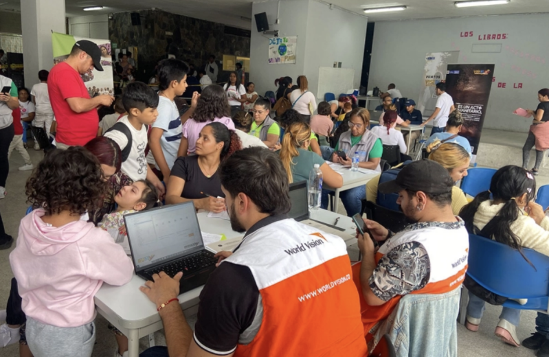 World Vision in Colombia with Venezuelan child migrants registration center