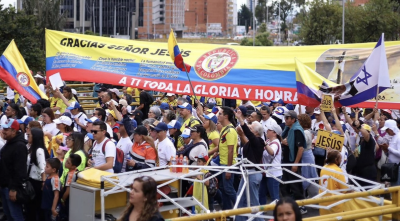 Thousands of people gathered in the main cities of Colombia to proclaim Peace for Colombia, during the March for Jesus.