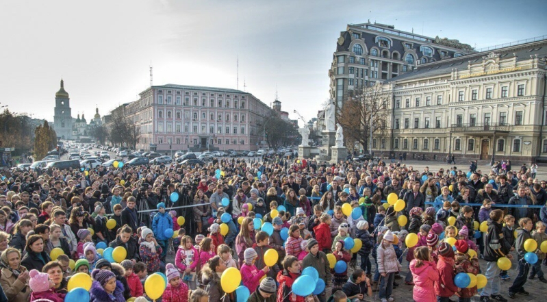 Ukraine 2014 Orphan Sunday Crowd