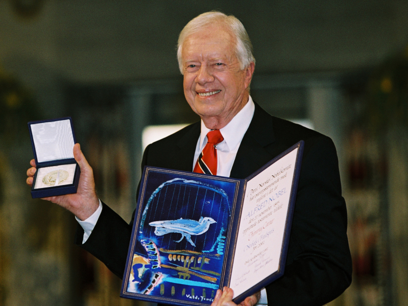 Jimmy Carter receives nobel peace prize