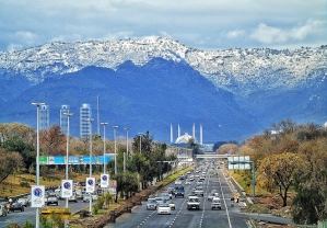 Islamabad, capital of Pakistan, including Faisal Mosque.