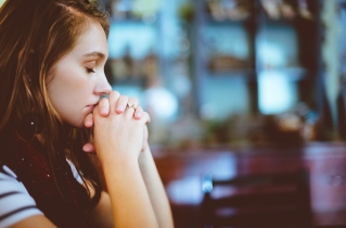 Many religious workers don't feel comfortable expressing faith in the workplace - study