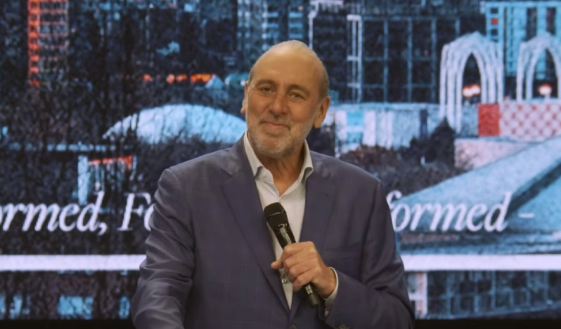 Brian Houston announces plans for online ministry and new church in 2024