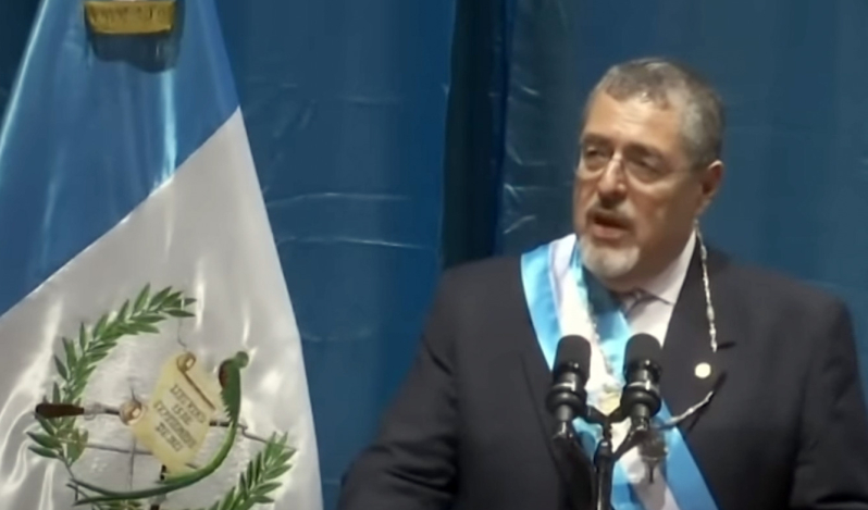 Arévalo sworn in as Guatemala's new president on a tense and complicated day