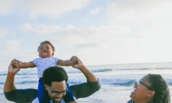 Percentage of children living with 2 parents reaches highest level in decades: report