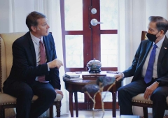 Evangelist Andres Palau meets with the President of Panama in lead up to Palau Festival