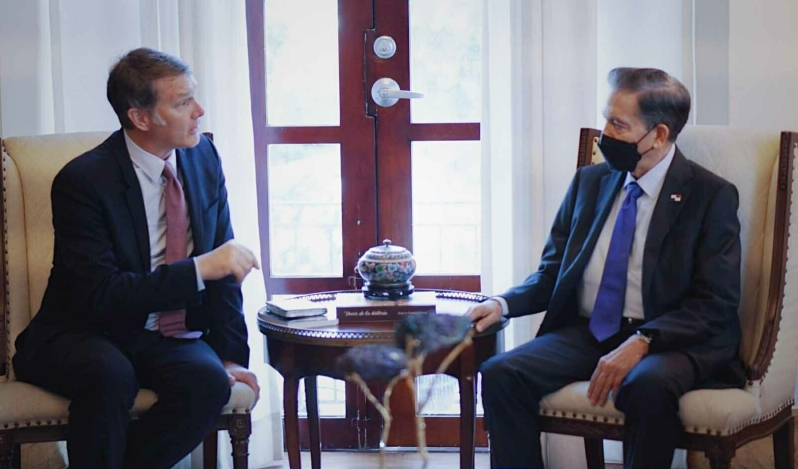 Evangelist Andres Palau meets with the President of Panama in lead up to Palau Festival