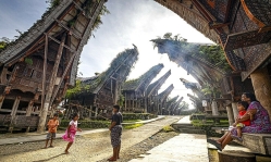 Islamic extremists in Indonesia targeting youth, women