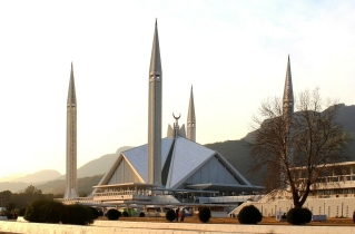 Muslim 'suitor' kidnaps 13-year-old Christian in Pakistan