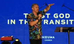 Megachurch pastors lose ministry credentials after confessing to affair