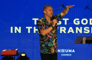 Megachurch pastors lose ministry credentials after confessing to affair