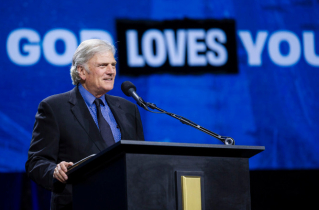 Gen Z and Gen Alpha open to the gospel, as Franklin Graham tours England and Scotland