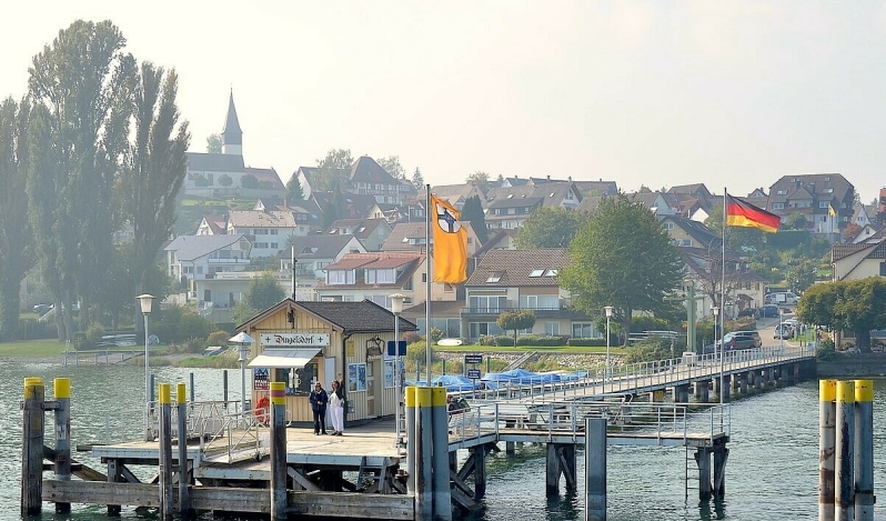 Boatman attacks evangelizing Christians on Lake Constance, Germany