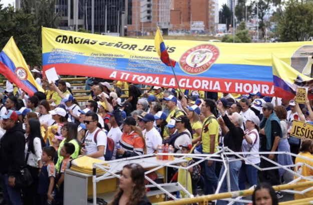 Thousands of people march for Jesus in Colombia, pray for peace in the nation