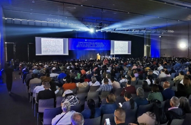 Avance 2024 International Leadership Summit in Bogotá discusses use of AI in churches