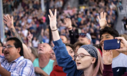 Evangelicals make up smaller share of US population than commonly thought: report