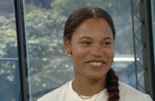 Olympic medalist dedicates gold to God, leads worship as she receives hero’s welcome in return to church