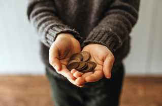 Greater generosity linked to deeper faith in God, UK study finds