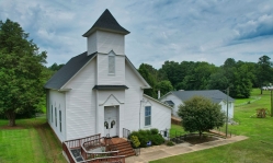 US Christianity stabilizing after decades of decline, study finds