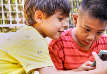 Parental advisory: the danger of smartphones for a child's faith