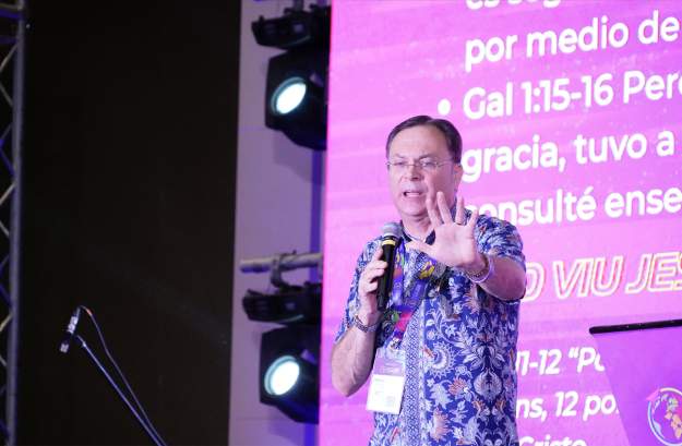 ‘We are the early church’, says Rafael Canadá at COMIBAM2025 as he confronts modern church model