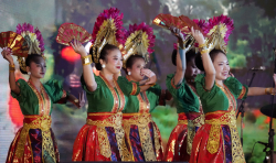 Photos from opening ceremony of Arise Leadership Summit