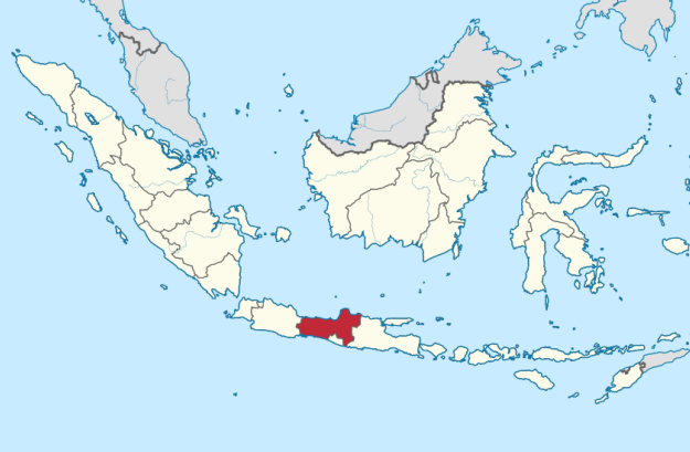 Officials, Muslims halt church construction in Indonesia