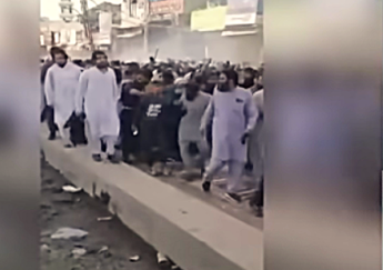 Police in Pakistan clash with Islamic extremist party