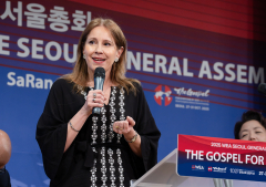 Paraguayan disability advocate calls for radical inclusion at WEA General Assembly in Seoul