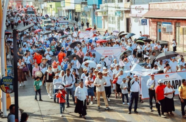 Ten thousand believers mobilize in thanksgiving march for peace in Chiapas, Mexico