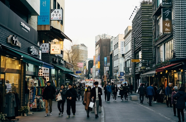 Korean churches lag in migrant ministry, yet interest in growth is high, survey finds