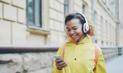 Nearly half of evangelicals engage Christian media daily, report finds