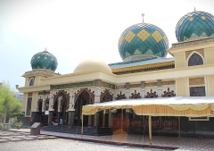 Muslim mob halts church roof repairs in Indonesia