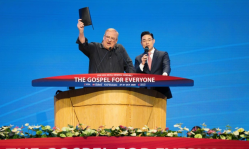 Rick Warren urges global church unity to advance 'gospel for everyone' goal by 2033
