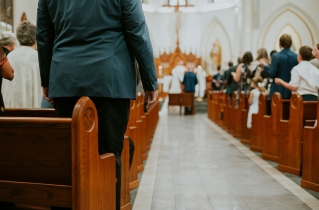 Religion linked to better mental health by 10-to-1 margin, major research review finds