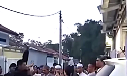 Muslims protest presence of church in Indonesia