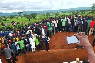 Funeral services held for 30 Christians massacred in Nigeria
